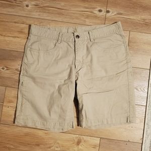 The North Face Khaki Shorts Size 34